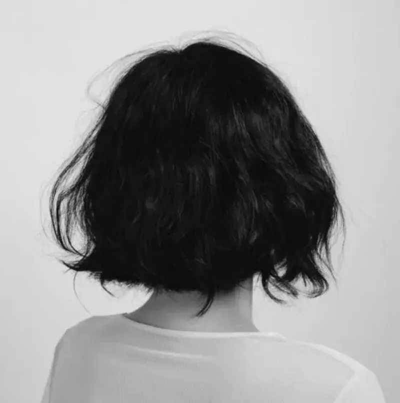 Hình chụp sau lưng mang đến sự nhẹ nhàng và thanh thoát Hình chụp sau lưng mang đến sự nhẹ nhàng và thanh thoát