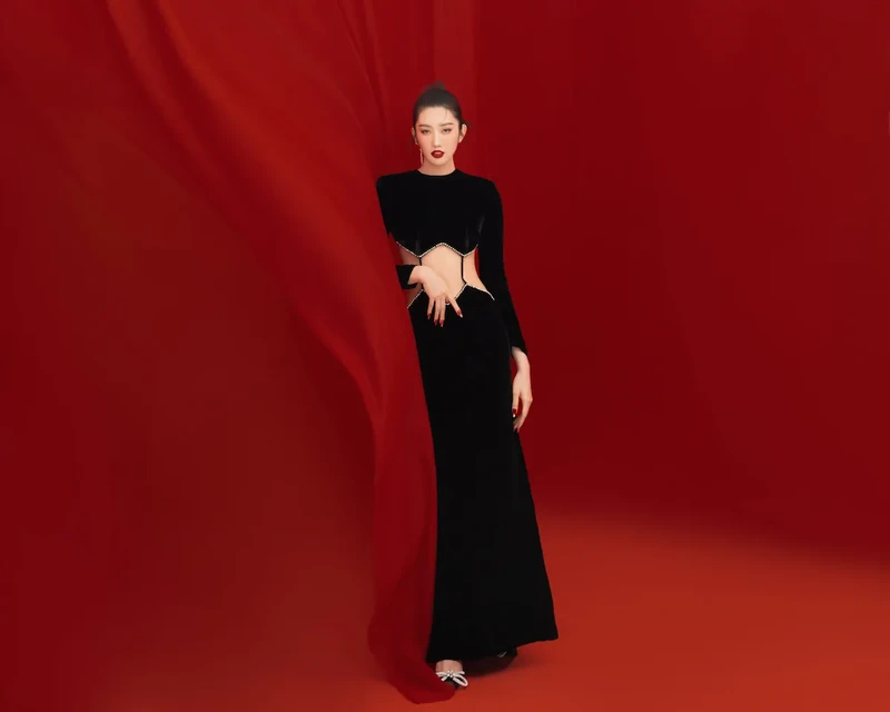 Thúy Ngân và Nhã Phương luôn tạo được ấn tượng mạnh mẽ qua các dự án nghệ thuật Thúy Ngân và Nhã Phương luôn tạo được ấn tượng mạnh mẽ qua các dự án nghệ thuật