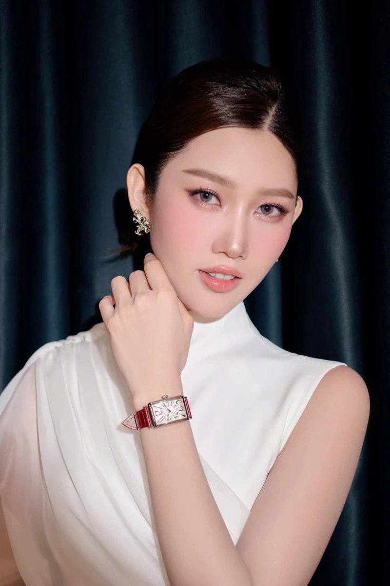 Khám phá những hình ảnh tuyệt vời trong đám cưới ngọt ngào của Thuý Ngân Khám phá những hình ảnh tuyệt vời trong đám cưới ngọt ngào của Thuý Ngân