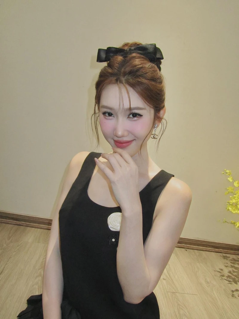 Hình ảnh đám cưới của Thuý Ngân khiến người hâm mộ ngưỡng mộ và yêu thích Hình ảnh đám cưới của Thuý Ngân khiến người hâm mộ ngưỡng mộ và yêu thích