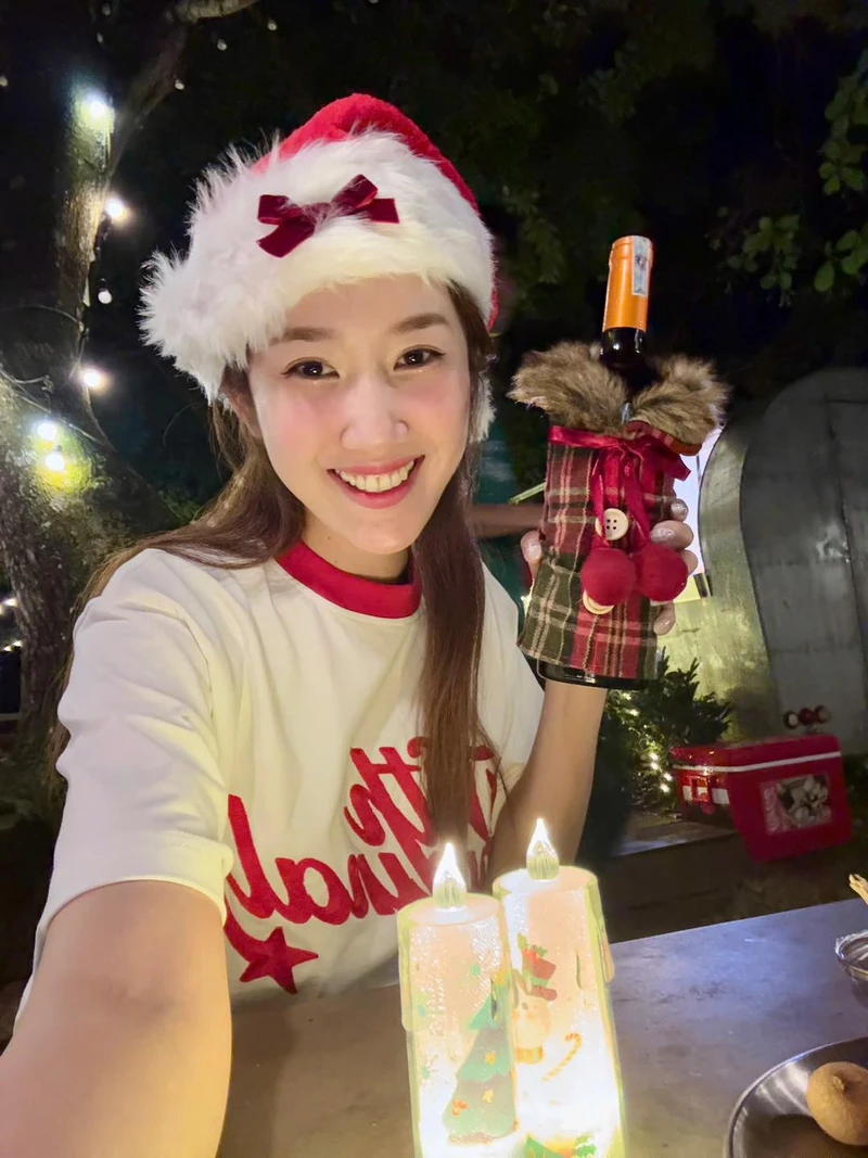 Khám phá hình xăm cổ độc đáo của Thuý Ngân, một phần trong phong cách riêng của cô Khám phá hình xăm cổ độc đáo của Thuý Ngân, một phần trong phong cách riêng của cô