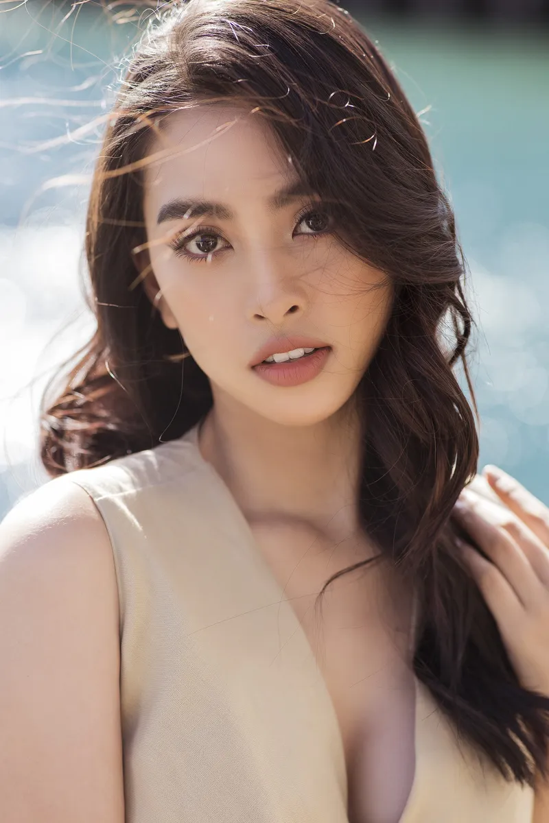 Hieuthuhai và Tiểu Vy là cặp đôi được yêu thích trong showbiz