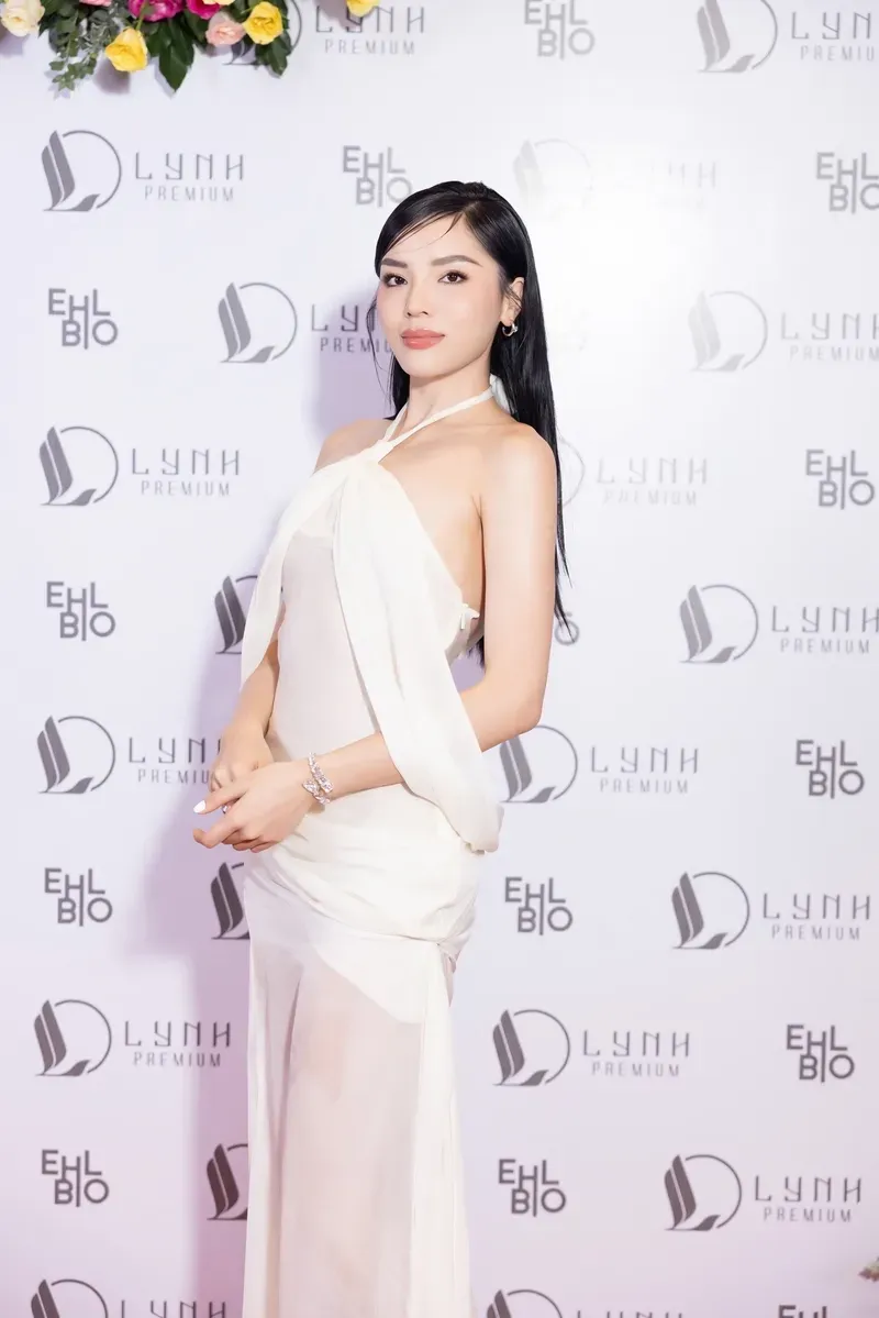 Hoa hậu Nguyễn Cao Kỳ Duyên sinh năm 1996 và đã đạt nhiều thành công Hoa hậu Nguyễn Cao Kỳ Duyên sinh năm 1996 và đã đạt nhiều thành công