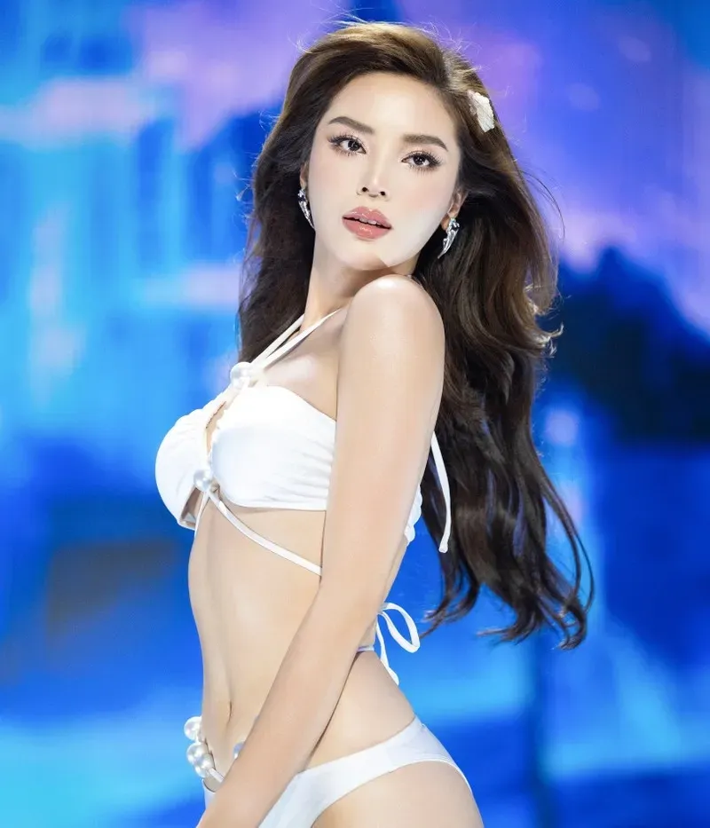 Kỳ Duyên nâng vòng 1 là chủ đề được nhiều người quan tâm Kỳ Duyên nâng vòng 1 là chủ đề được nhiều người quan tâm