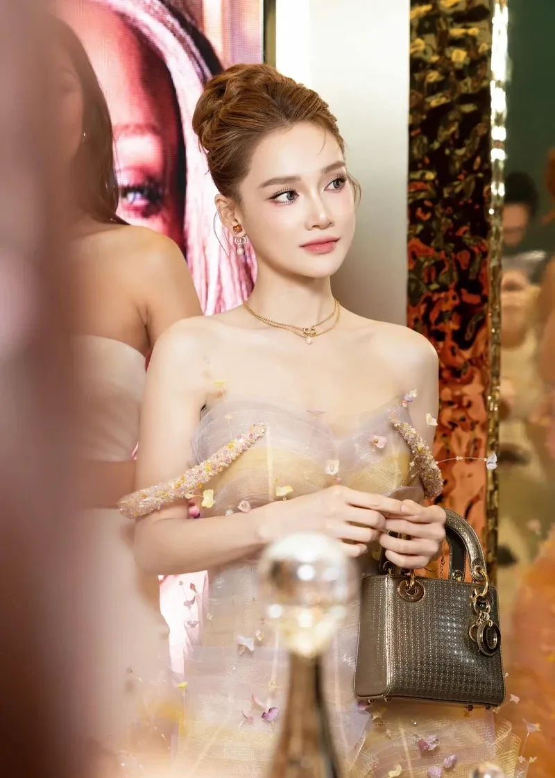 Nabi Nhã Phương luôn thu hút sự chú ý trong các sự kiện Nabi Nhã Phương luôn thu hút sự chú ý trong các sự kiện