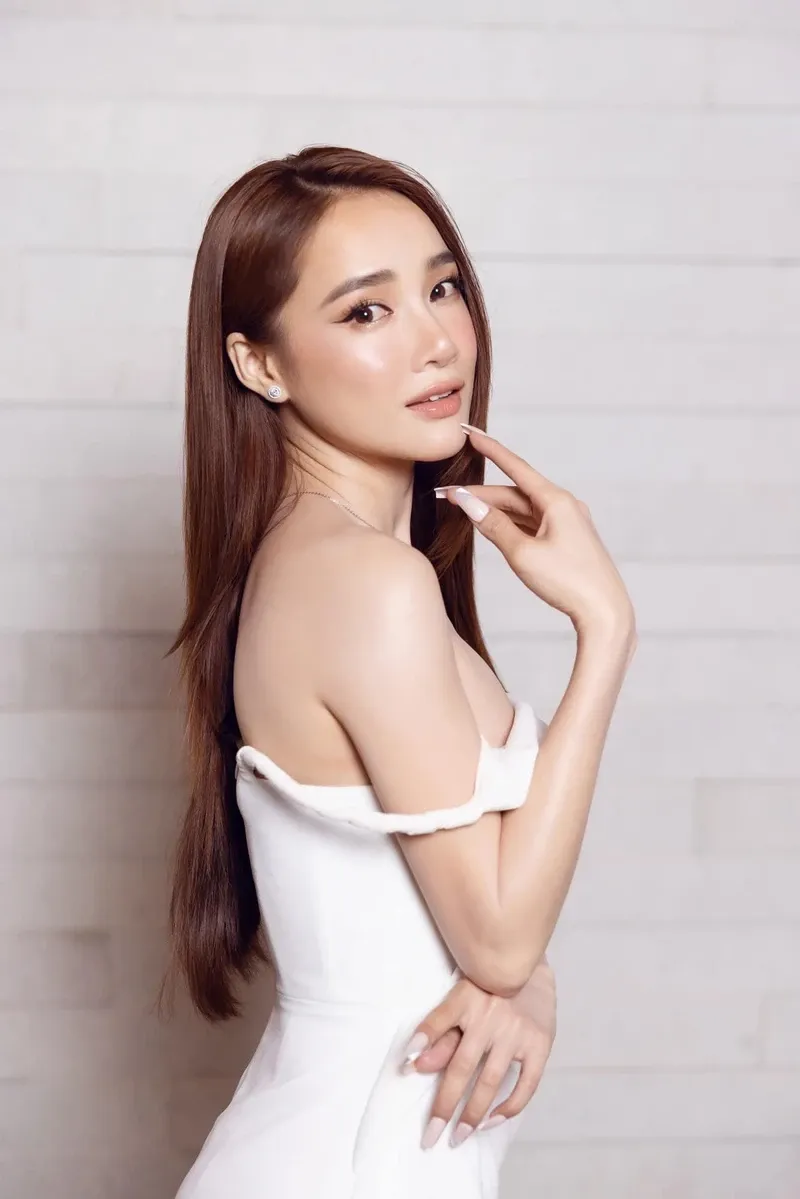 Chồng Nhã Phương luôn ủng hộ cô trong sự nghiệp Chồng Nhã Phương luôn ủng hộ cô trong sự nghiệp