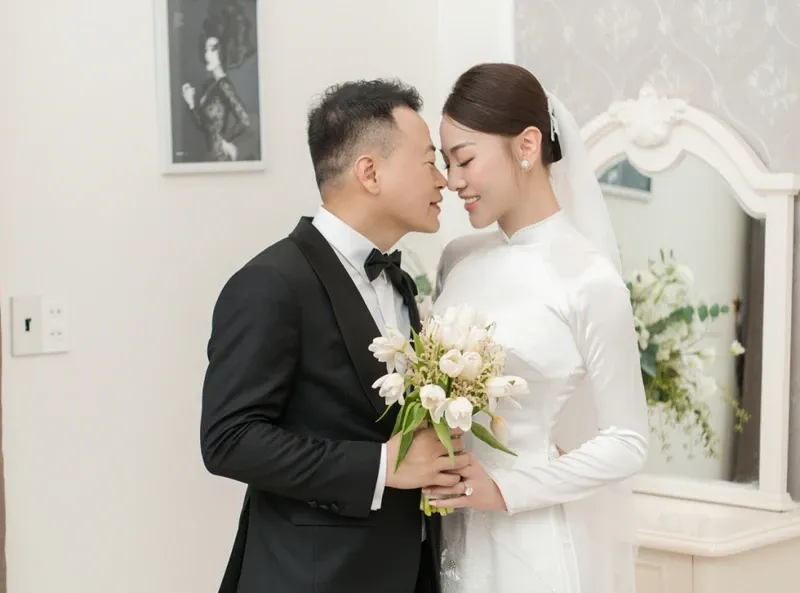 Chồng của Phương Oanh luôn ủng hộ cô trong sự nghiệp Chồng của Phương Oanh luôn ủng hộ cô trong sự nghiệp