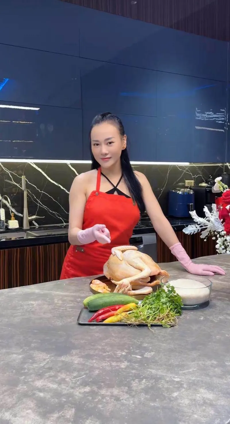 Diễn viên Phương Oanh tiểu sử đầy ấn tượng và cảm hứng cho nhiều người Diễn viên Phương Oanh tiểu sử đầy ấn tượng và cảm hứng cho nhiều người