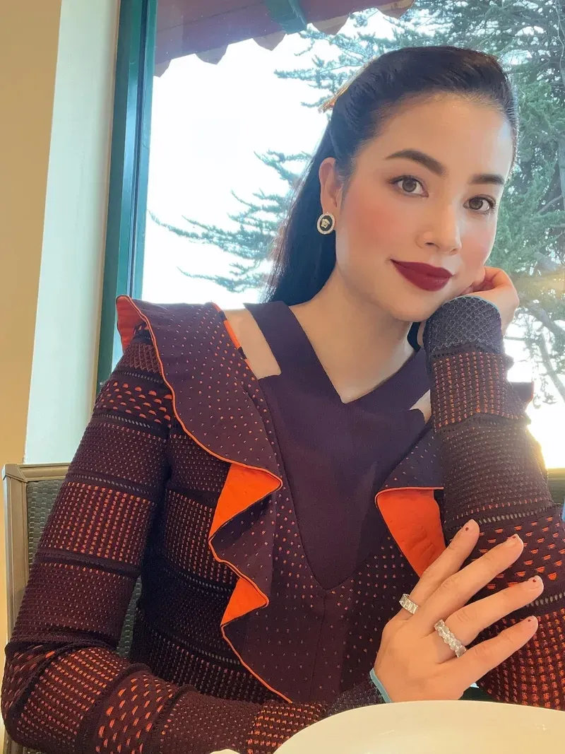 Đám cưới Phạm Hương là sự kiện được mong chờ trong năm Đám cưới Phạm Hương là sự kiện được mong chờ trong năm
