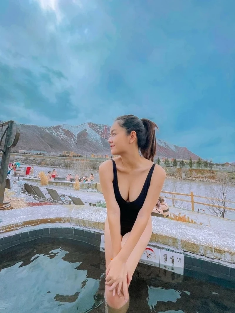 Ca nhạc Quỳnh Anh mang đến nhiều giai điệu vui tươi