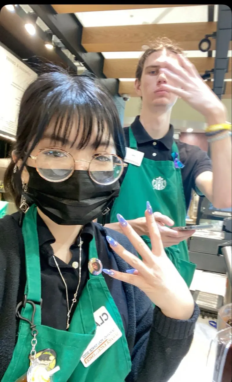 Gái cute đeo kính nấu ăn, nét đẹp trí thức nhưng vẫn rất đáng yêu và tự nhiên Gái cute đeo kính nấu ăn, nét đẹp trí thức nhưng vẫn rất đáng yêu và tự nhiên