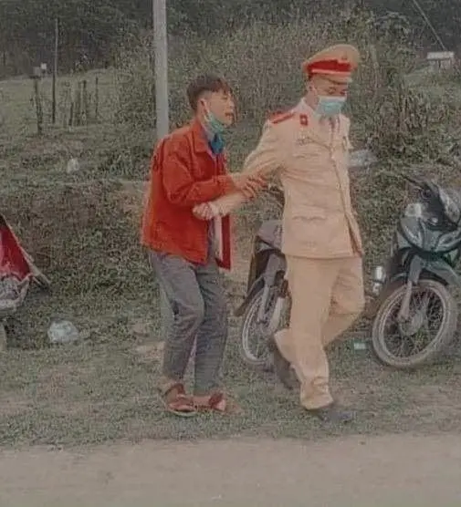 Meme chú công an vui nhộn khiến bạn không thể quên Meme chú công an vui nhộn khiến bạn không thể quên