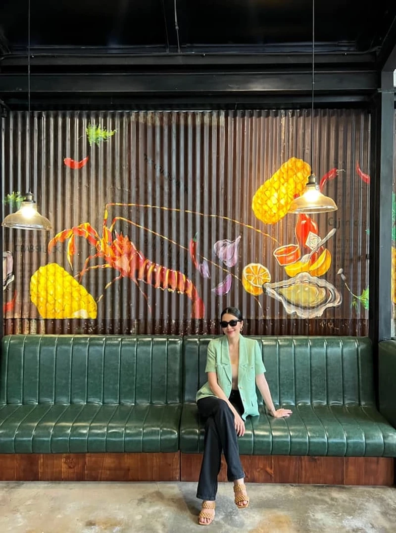 Người mẫu Tăng Thanh Hà luôn tỏa sáng trên sàn diễn thời trang