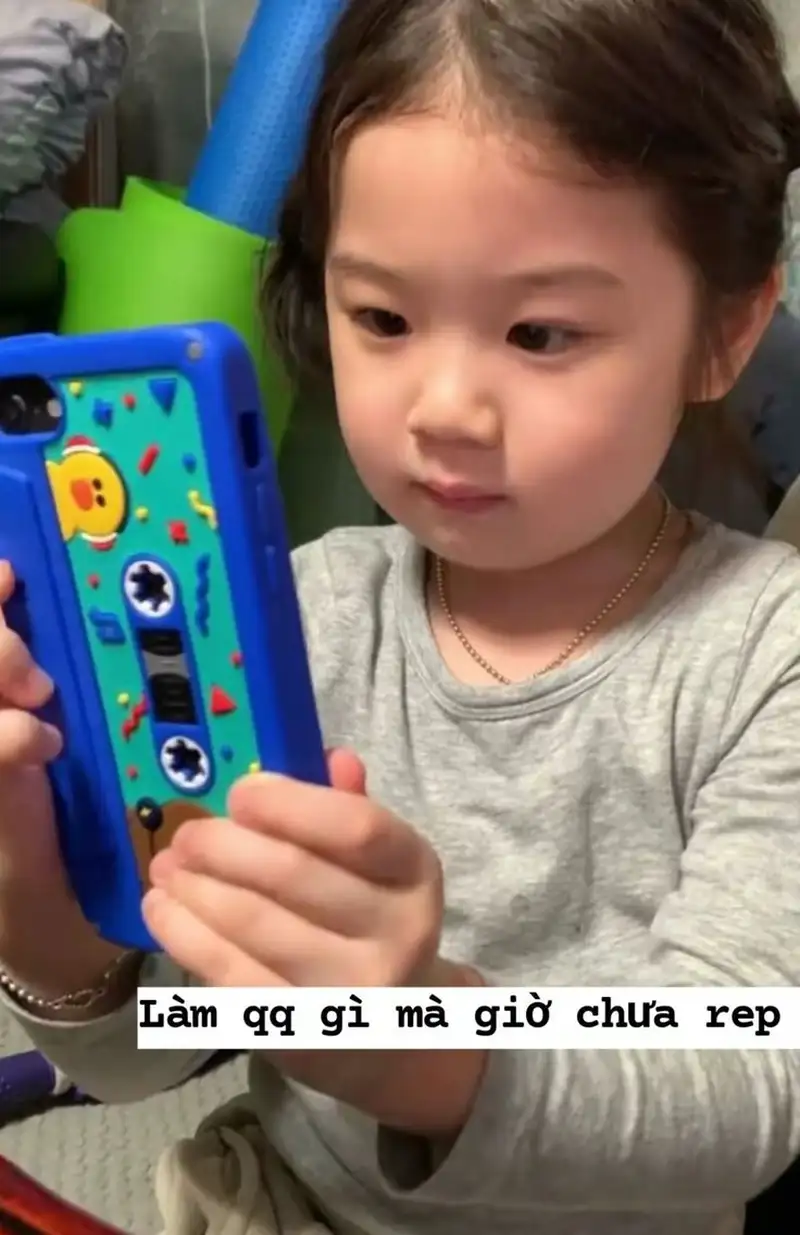 Ảnh em bé meme cố chữ mang lại tiếng cười cho mọi người Ảnh em bé meme cố chữ mang lại tiếng cười cho mọi người