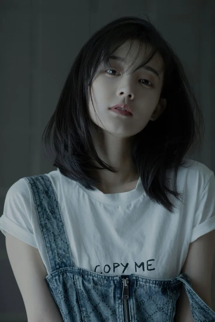 Những bức ảnh tâm trạng cô đơn khi cô gái đứng dưới mưa, mái tóc ướt nhòe Những bức ảnh tâm trạng cô đơn khi cô gái đứng dưới mưa, mái tóc ướt nhòe