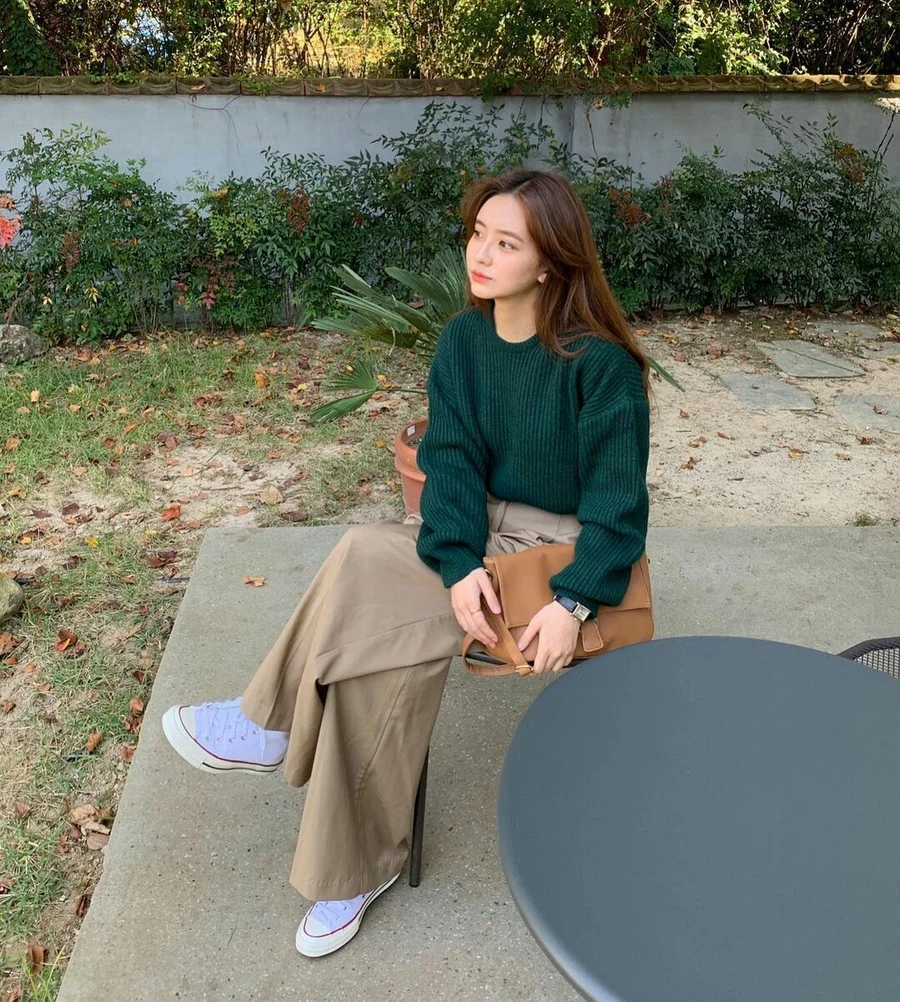 Gái xinh tóc dài đeo kính cute tạo nên phong cách dễ thương Gái xinh tóc dài đeo kính cute tạo nên phong cách dễ thương