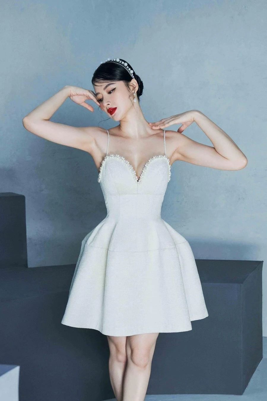 Gái xinh mặc quần jean ngắn mang đến sự năng động và thoải mái Gái xinh mặc quần jean ngắn mang đến sự năng động và thoải mái
