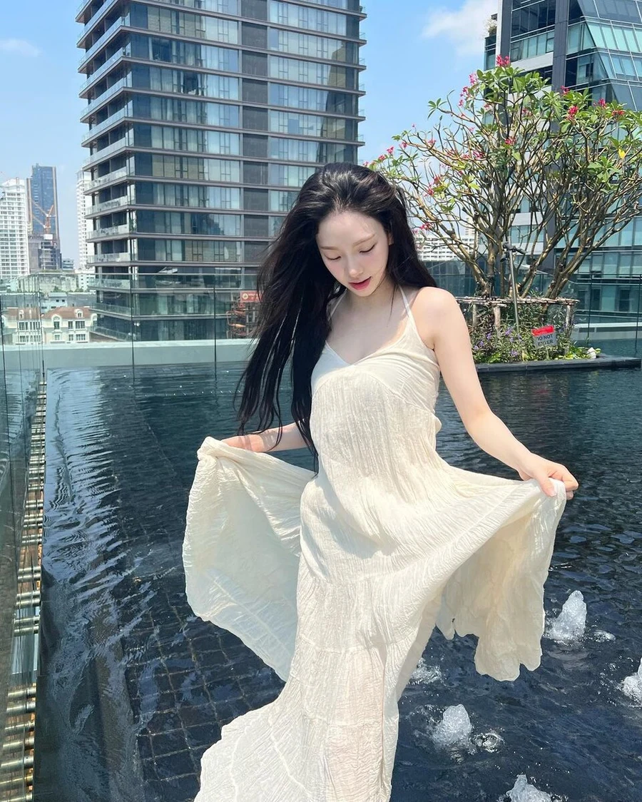 Gái xinh mặc áo lót mang đến sự quyến rũ và tự tin Gái xinh mặc áo lót mang đến sự quyến rũ và tự tin