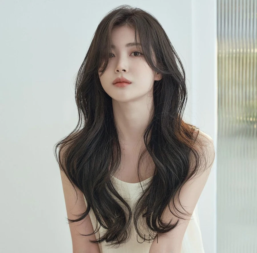 Hình gái xinh đeo mắt kính tóc dài tạo nên phong cách cá tính Hình gái xinh đeo mắt kính tóc dài tạo nên phong cách cá tính