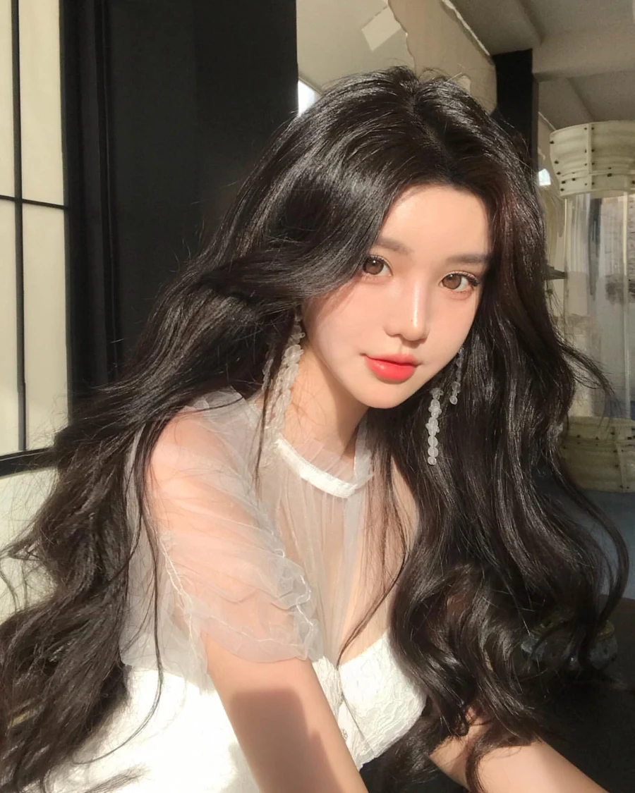 Cute hình ảnh gái đẹp tóc dài mang đến sự thu hút cho người xem Cute hình ảnh gái đẹp tóc dài mang đến sự thu hút cho người xem