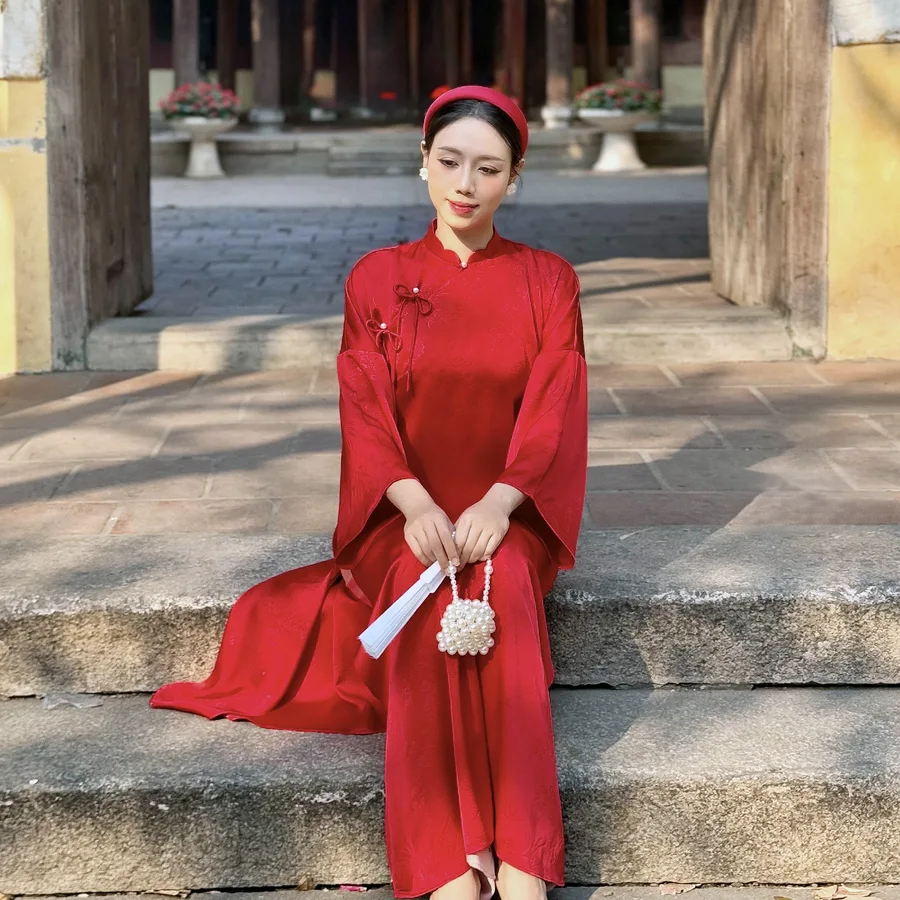 Ảnh gái xinh mặc áo dài tết tạo không khí vui tươi cho ngày lễ Ảnh gái xinh mặc áo dài tết tạo không khí vui tươi cho ngày lễ