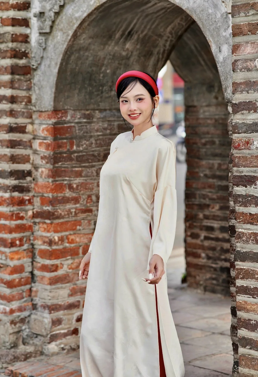 Áo dài trắng đẹp là lựa chọn hoàn hảo cho những dịp đặc biệt Áo dài trắng đẹp là lựa chọn hoàn hảo cho những dịp đặc biệt