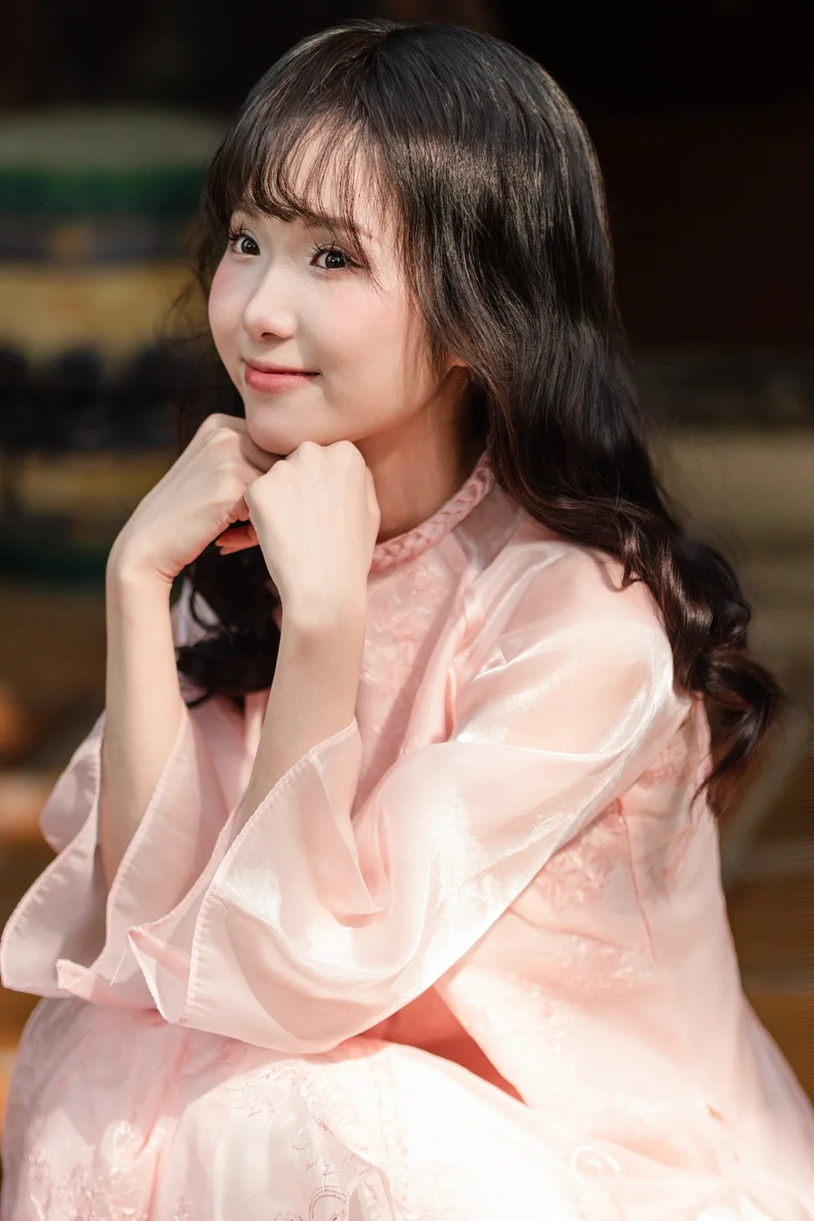 Hình gái xinh áo dài mang đến vẻ đẹp truyền thống và hiện đại Hình gái xinh áo dài mang đến vẻ đẹp truyền thống và hiện đại