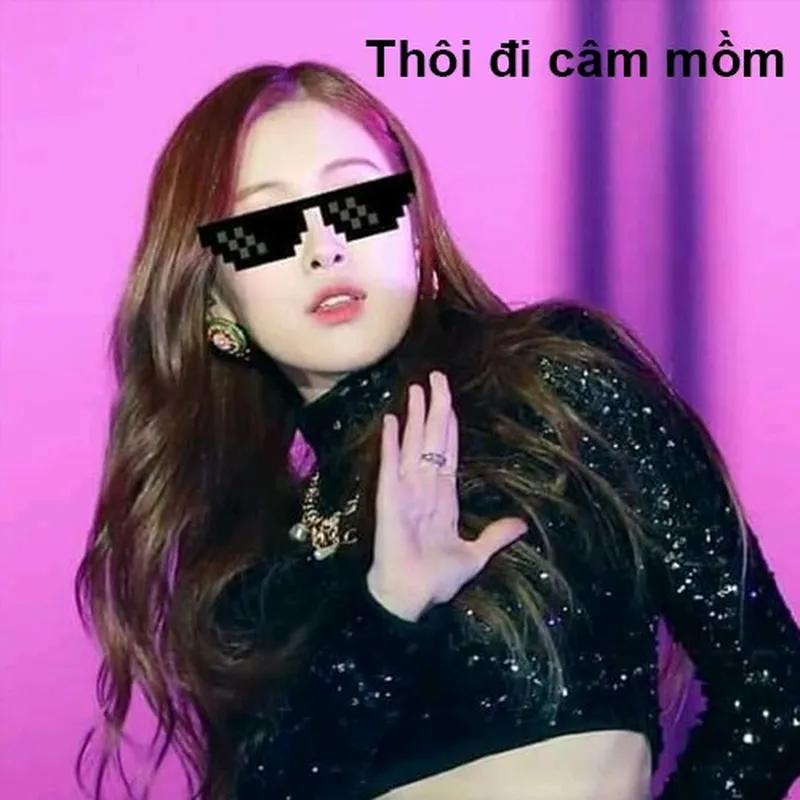 Lisa meme khiến bạn không thể rời mắt Lisa meme khiến bạn không thể rời mắt