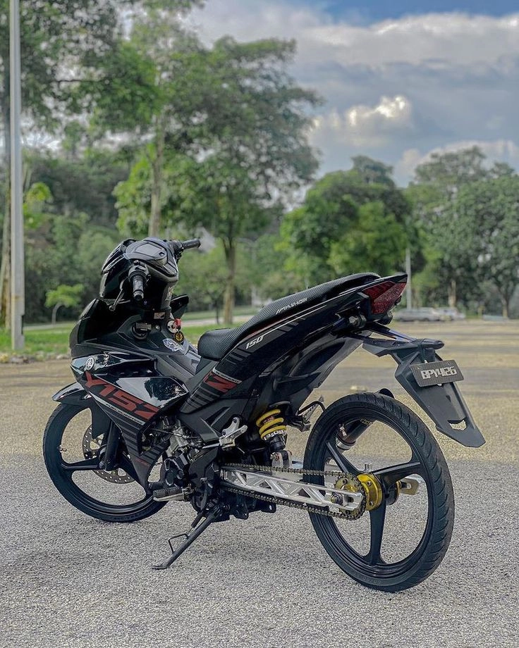Wave 110 trắng kiểng giúp bạn nổi bật và thu hút ánh nhìn Wave 110 trắng kiểng giúp bạn nổi bật và thu hút ánh nhìn