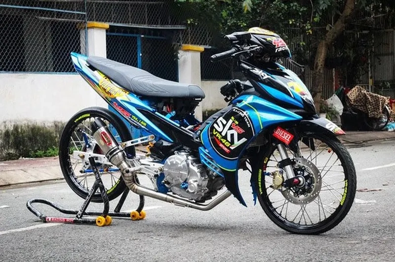 Sirius 50cc độ kiểng trắng mang đến sự thanh lịch và trẻ trung Sirius 50cc độ kiểng trắng mang đến sự thanh lịch và trẻ trung