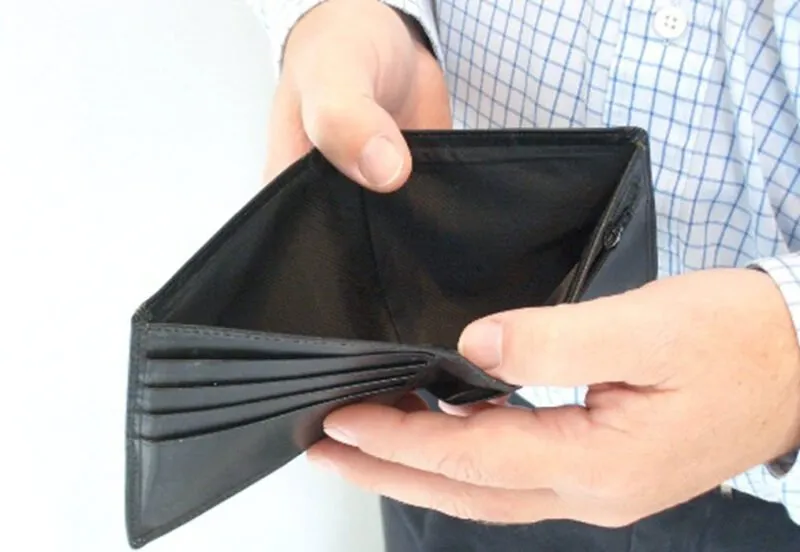 Hết tiền ví rỗng meme thật hài hước và thú vị Hết tiền ví rỗng meme thật hài hước và thú vị