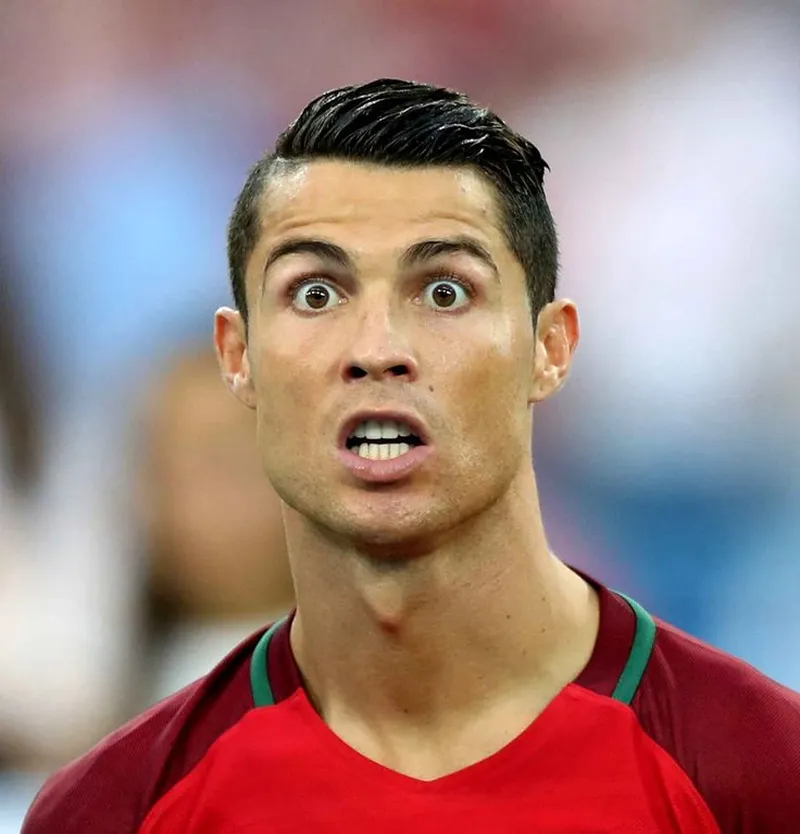 Messi vs ronaldo meme khiến bạn không thể nhịn cười Messi vs ronaldo meme khiến bạn không thể nhịn cười