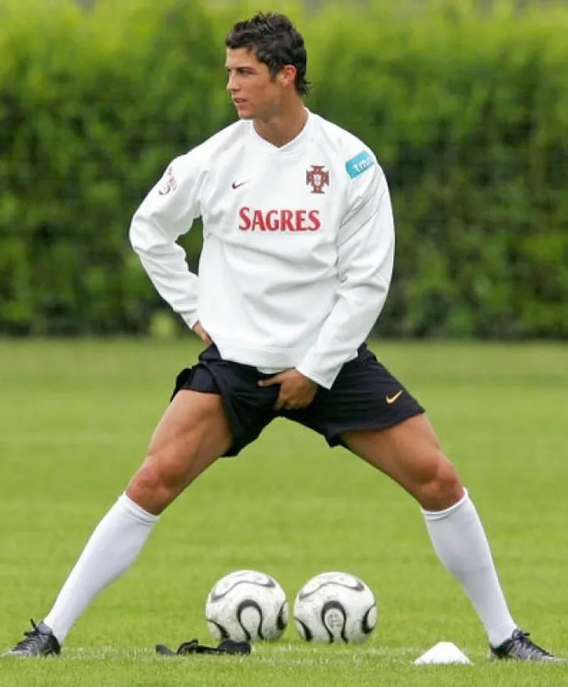Ronaldo crying meme khiến trái tim bạn tan chảy Ronaldo crying meme khiến trái tim bạn tan chảy