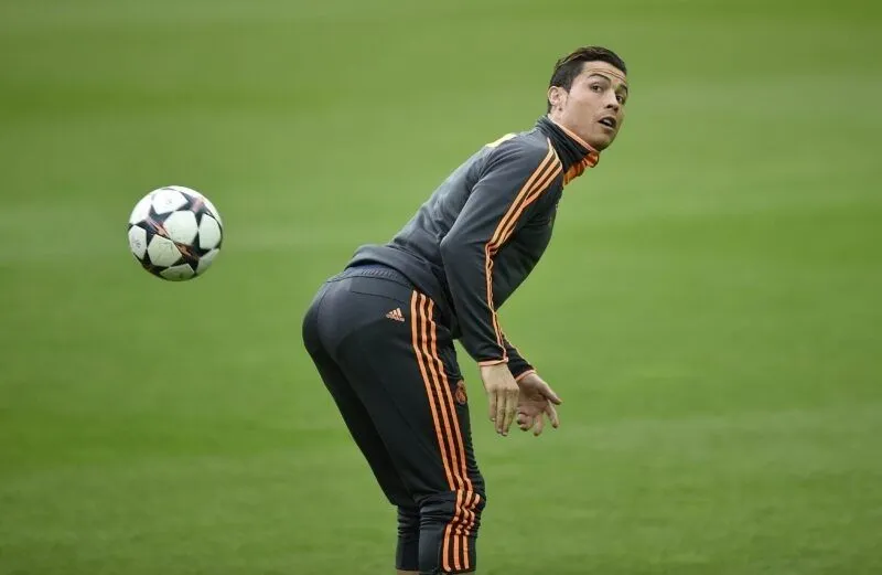 Ronaldo drink meme thật hài hước và thú vị Ronaldo drink meme thật hài hước và thú vị