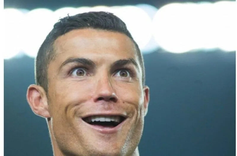 Ronaldo siuuu meme thật dễ thương và vui nhộn Ronaldo siuuu meme thật dễ thương và vui nhộn