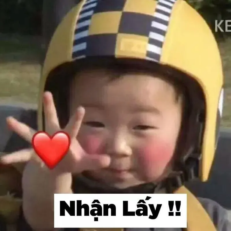Meme đưa trái tim thật dễ thương và hài hước Meme đưa trái tim thật dễ thương và hài hước