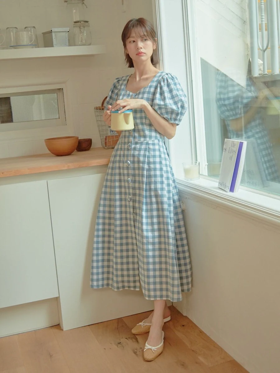 Hình ảnh gái xinh vú to thể hiện sự quyến rũ và tự tin Hình ảnh gái xinh vú to thể hiện sự quyến rũ và tự tin