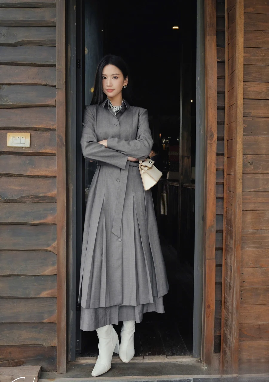 Gái xinh mặc váy ngắn đen mang đến sự thanh lịch và quyến rũ Gái xinh mặc váy ngắn đen mang đến sự thanh lịch và quyến rũ