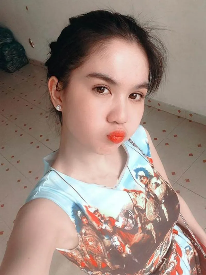 Meme chu mỏ hôn thể hiện sự dễ thương trong những tình huống hài hước Meme chu mỏ hôn thể hiện sự dễ thương trong những tình huống hài hước