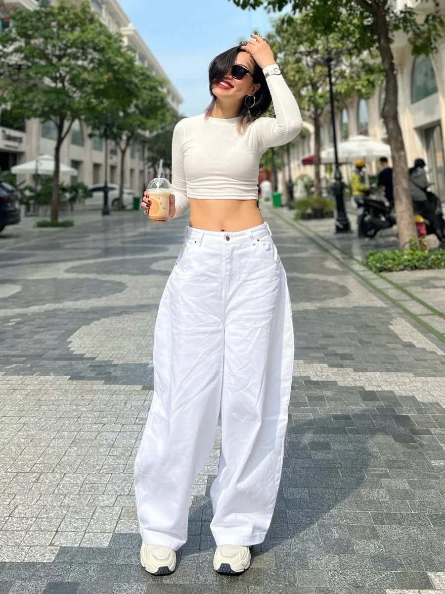 Gái xinh tóc dài đeo kính cute giúp bạn nổi bật trong đám đông Gái xinh tóc dài đeo kính cute giúp bạn nổi bật trong đám đông