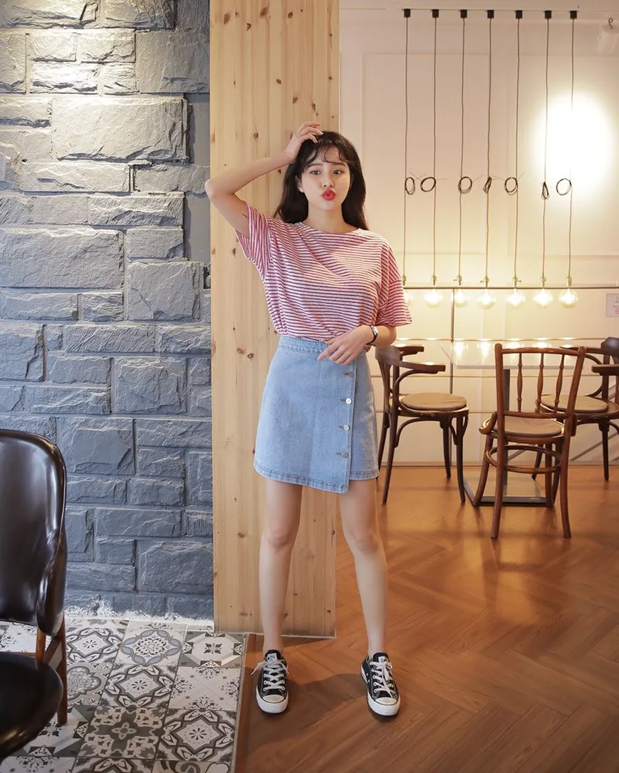 Gái xinh mặc áo croptop mang đến phong cách trẻ trung và năng động Gái xinh mặc áo croptop mang đến phong cách trẻ trung và năng động