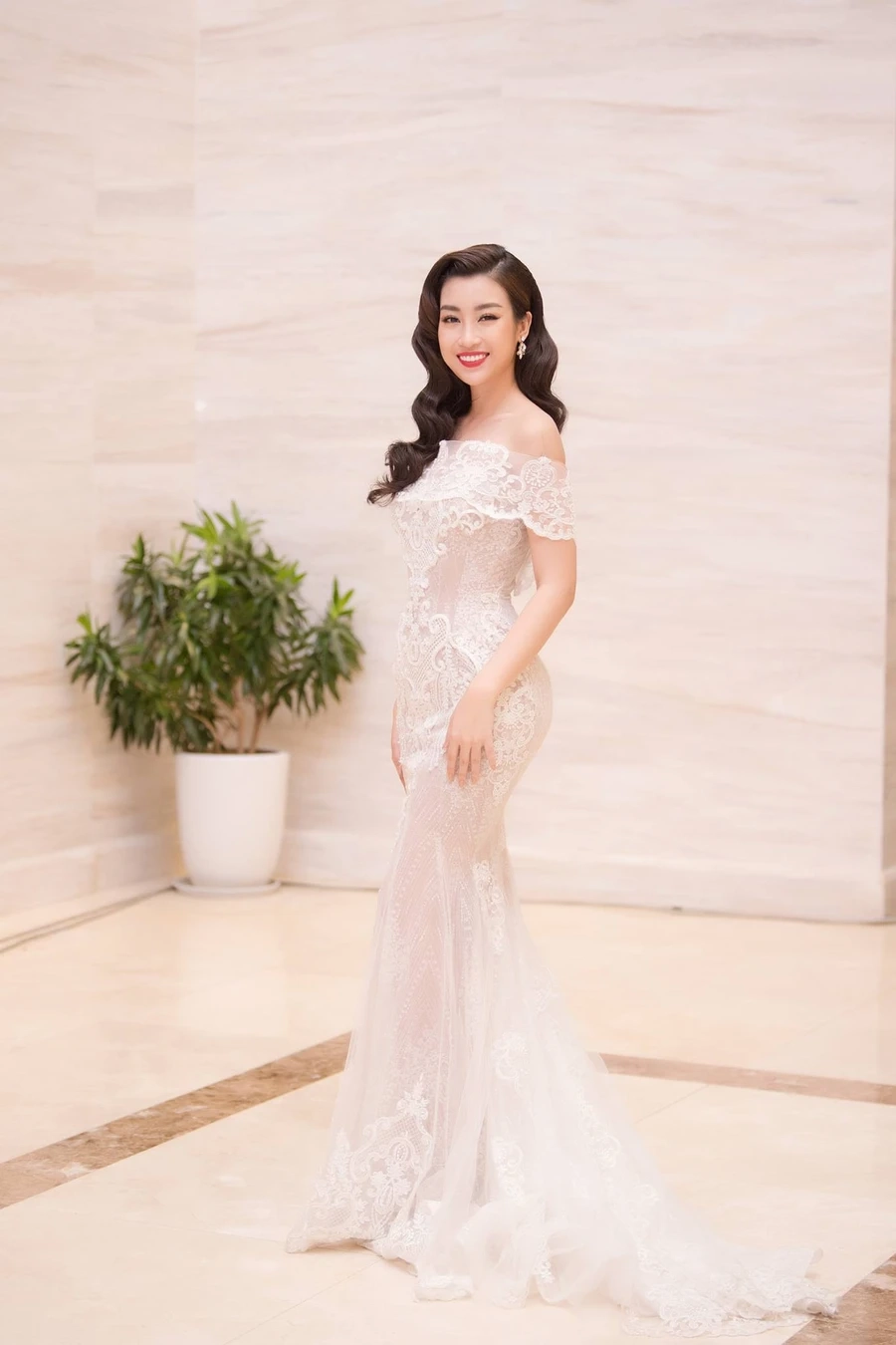 Đám cưới của Đỗ Mỹ Linh là một sự kiện đáng nhớ trong làng giải trí Đám cưới của Đỗ Mỹ Linh là một sự kiện đáng nhớ trong làng giải trí