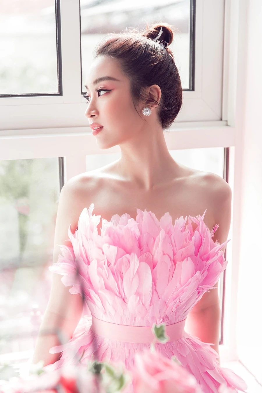 Đám cưới Đỗ Mỹ Linh diễn ra trong không gian sang trọng và ấm cúng Đám cưới Đỗ Mỹ Linh diễn ra trong không gian sang trọng và ấm cúng