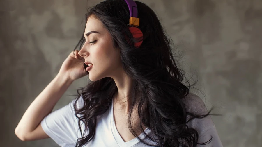 Gái xinh tóc dài đeo kính giúp bạn thể hiện phong cách quyến rũ Gái xinh tóc dài đeo kính giúp bạn thể hiện phong cách quyến rũ