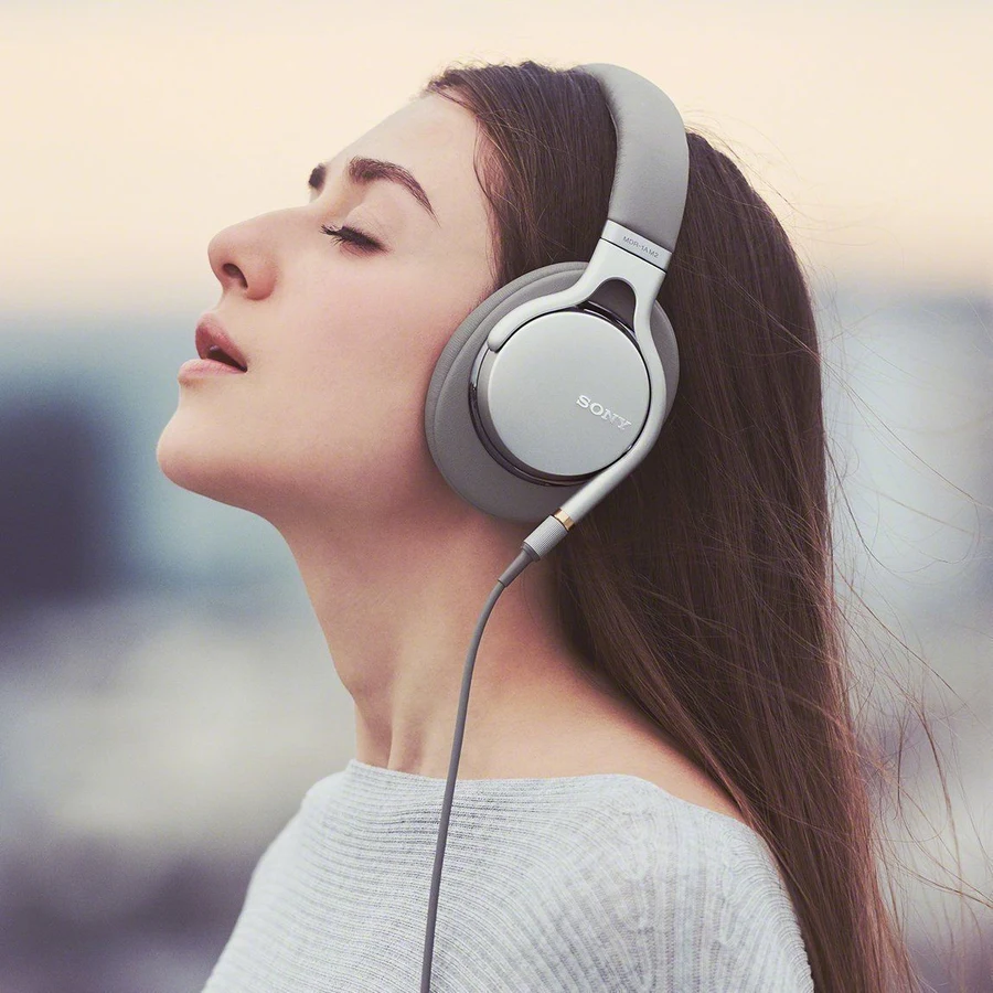 Ảnh gái cầm hoa giúp bạn ghi lại những khoảnh khắc đáng yêu Ảnh gái cầm hoa giúp bạn ghi lại những khoảnh khắc đáng yêu