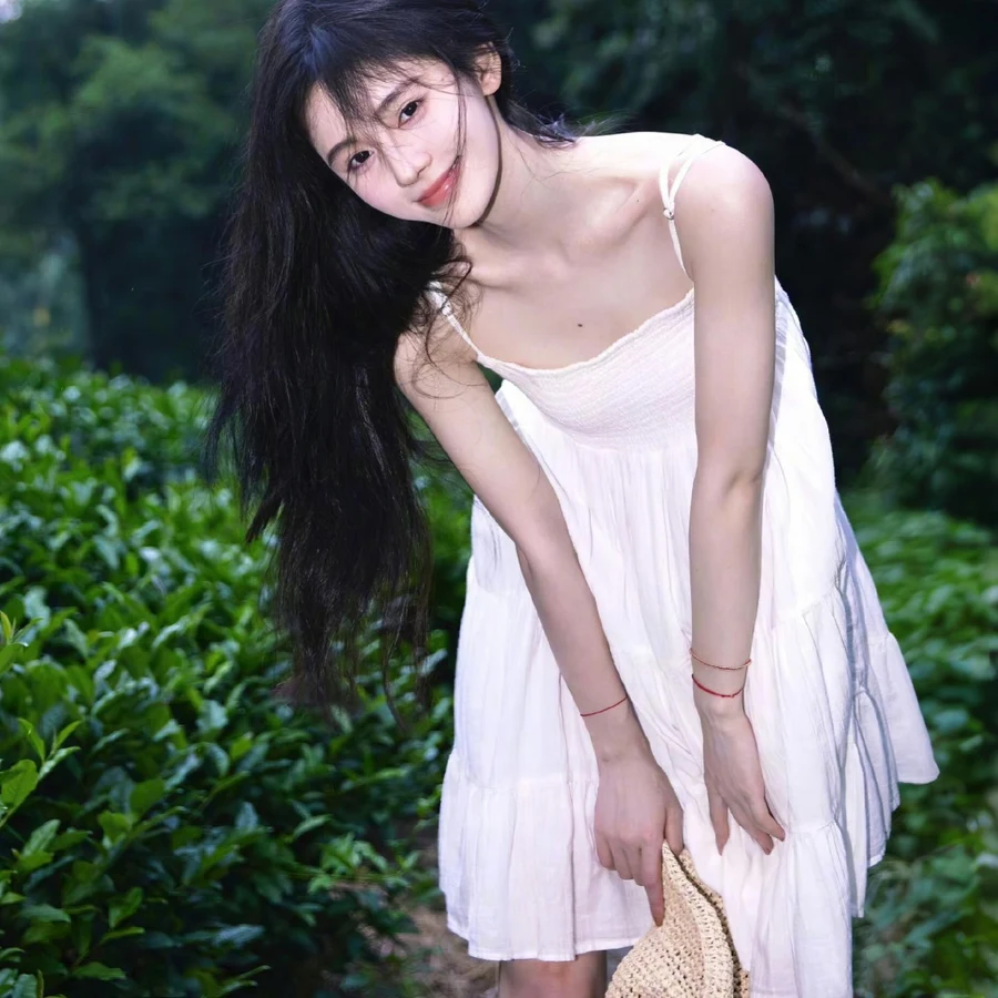 Gái xinh váy ngủ giúp bạn thể hiện sự nữ tính và duyên dáng Gái xinh váy ngủ giúp bạn thể hiện sự nữ tính và duyên dáng