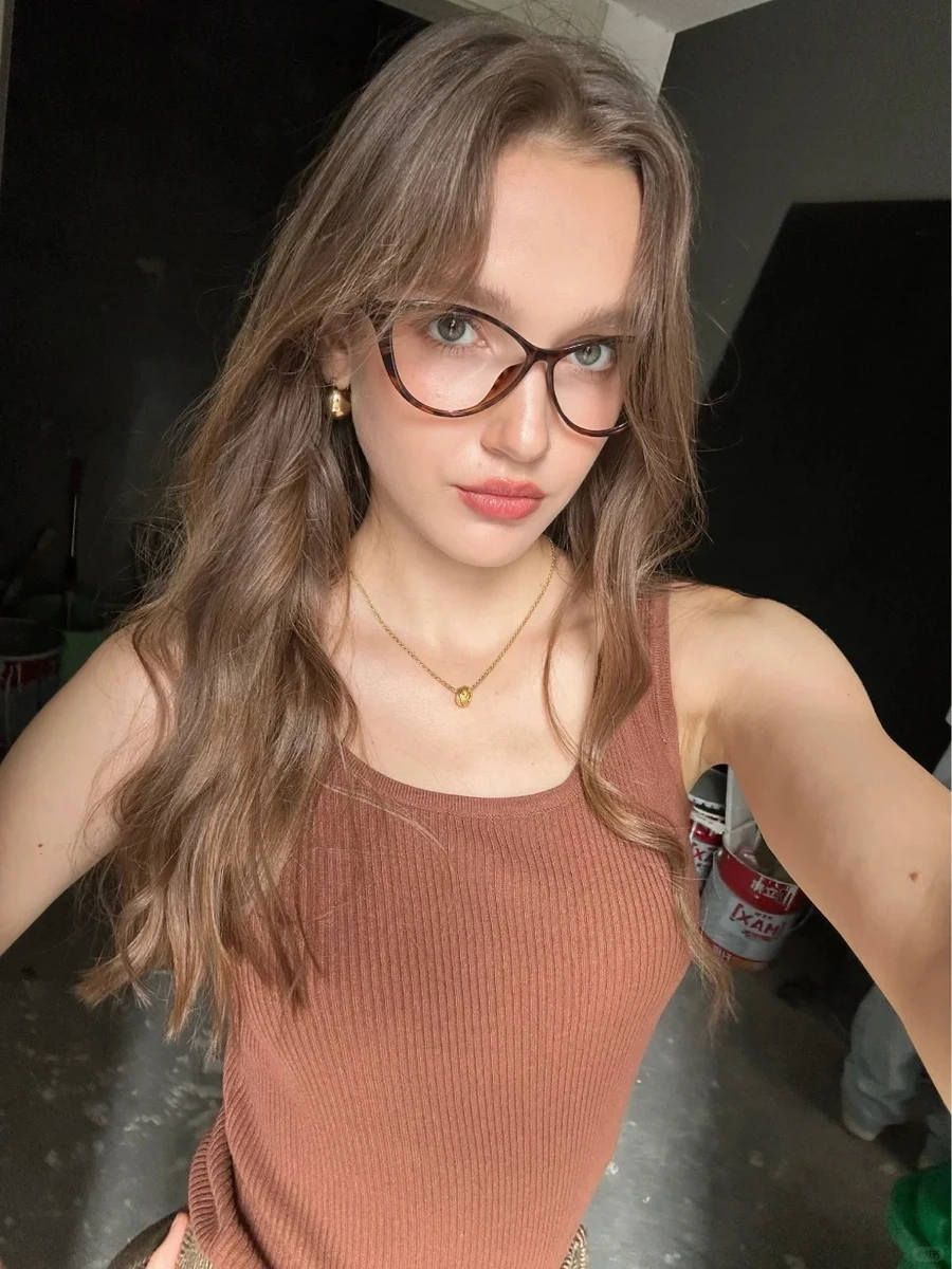 Ảnh gái xinh đeo khẩu trang dễ thương khiến mọi người cảm thấy vui vẻ Ảnh gái xinh đeo khẩu trang dễ thương khiến mọi người cảm thấy vui vẻ