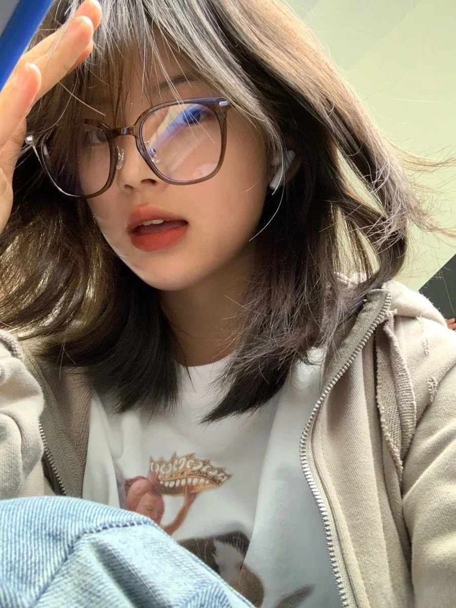 Gái xinh cute đeo kính mang đến sự dễ thương cho những ai yêu thích thời trang Gái xinh cute đeo kính mang đến sự dễ thương cho những ai yêu thích thời trang