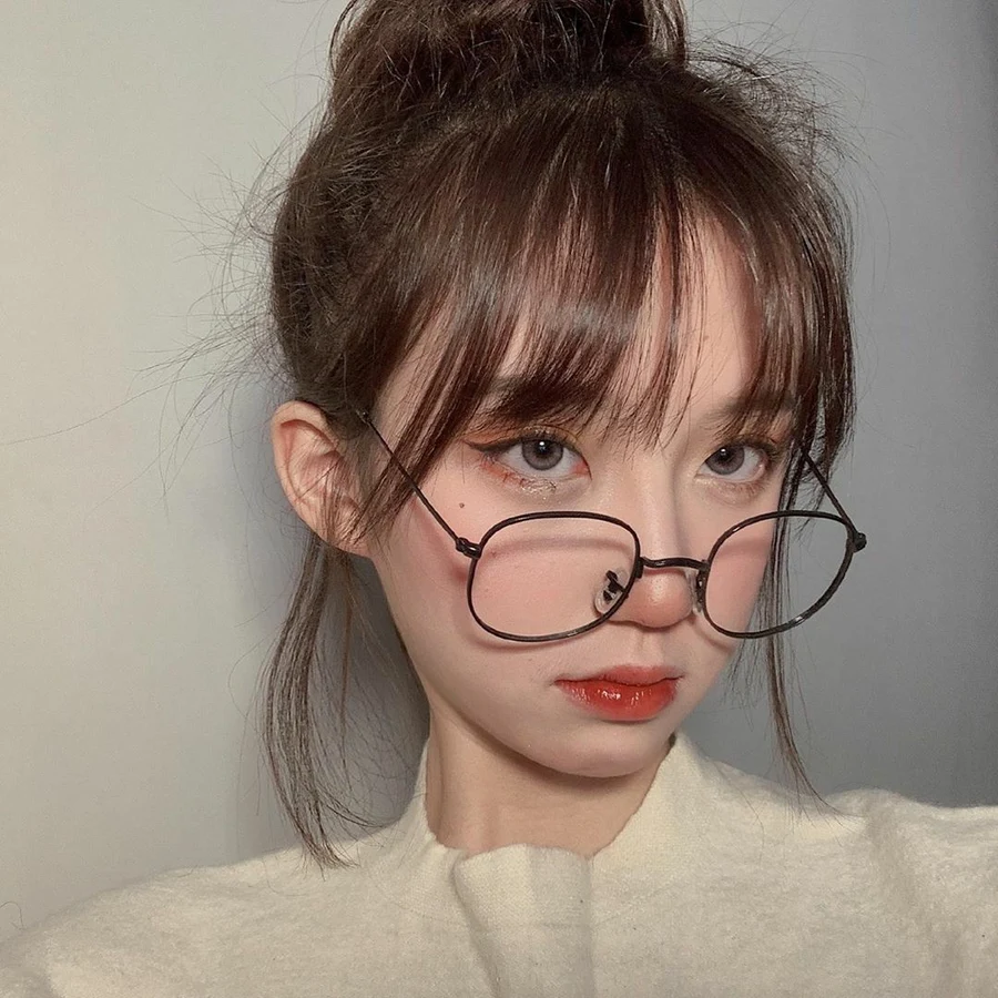 Gái xinh tóc dài đeo kính giúp bạn thể hiện phong cách quyến rũ Gái xinh tóc dài đeo kính giúp bạn thể hiện phong cách quyến rũ