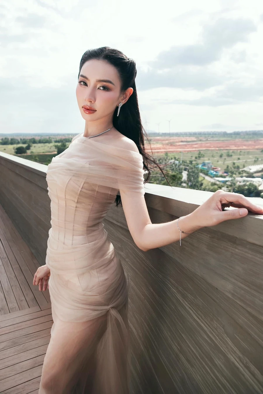 Hoa hậu hòa bình Nguyễn Thúc Thùy Tiên tỏa sáng trong các sự kiện Hoa hậu hòa bình Nguyễn Thúc Thùy Tiên tỏa sáng trong các sự kiện
